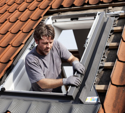 Výměna střešního okna pomůže snížit náklady na topení