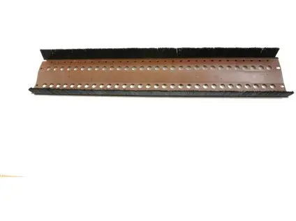 Větrací pás hřebene Univerzál 180/60 mm hnědý